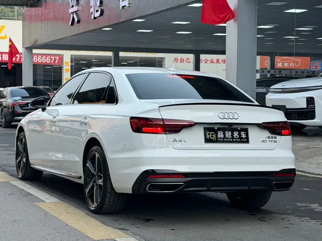 Audi A4L — Фото автомобиля 7