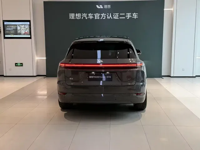 Li Auto L7 — Фото автомобиля 5