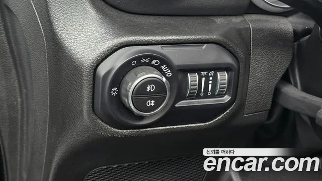 Jeep Wrangler Wrangler (JL) — Фото автомобиля 11