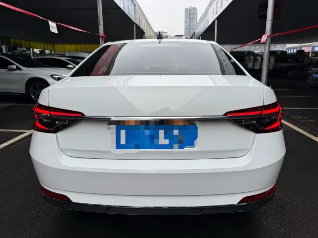 Skoda Superb — Фото автомобиля 16