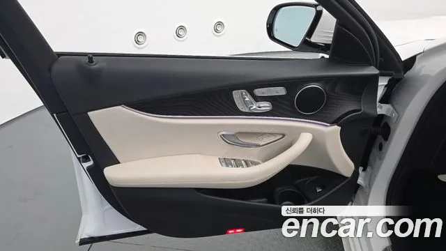 Mercedes-Benz E-Class — Фото автомобиля 13