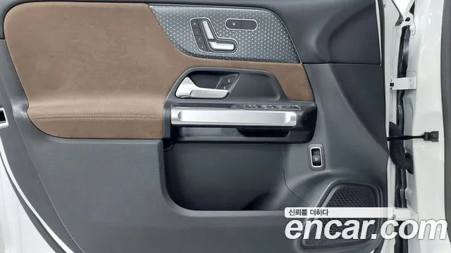 Mercedes-Benz GLB-Class — Фото автомобиля 15