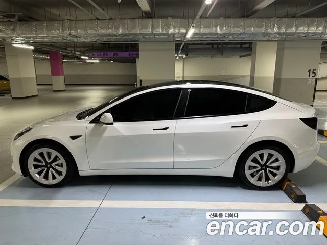 Tesla Model 3 — Фото автомобиля 2