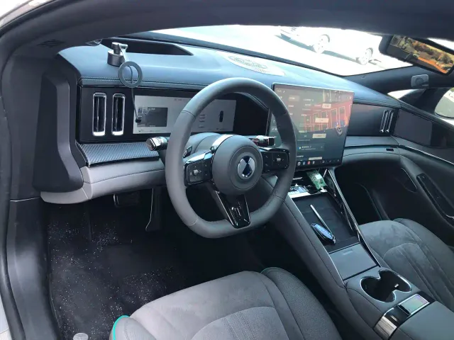 Denza Z9GT — Фото автомобиля 18