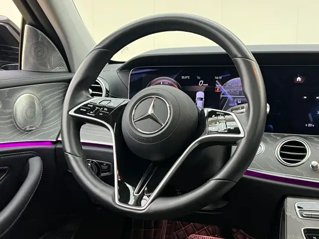 Mercedes-Benz E-Class — Фото автомобиля 12