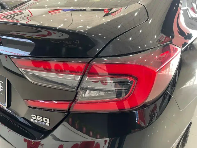 Honda Accord — Фото автомобиля 12