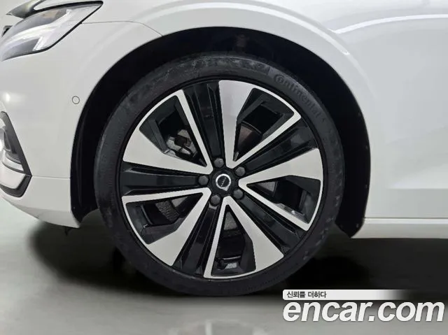Вольво S60 S60 третьего поколения B5 Ultimate Bright — Фото автомобиля 5