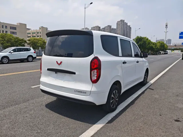 Wuling Hongguang — Фото автомобиля 7