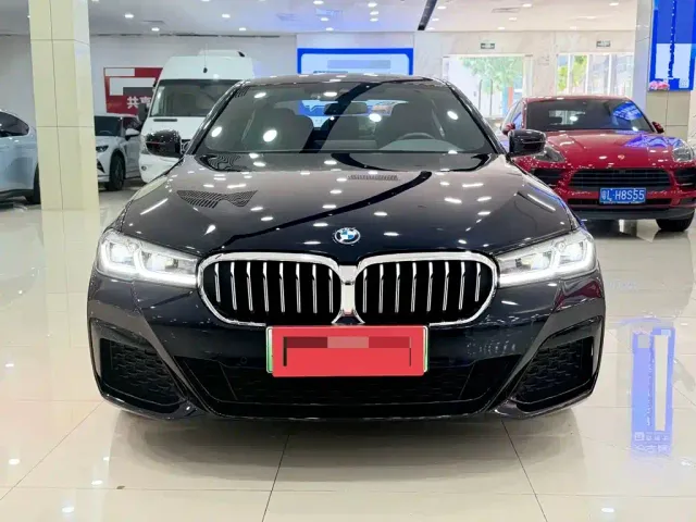 BMW BMW 5 Series New Energy 2021 535Le M Sport Package — Фото автомобиля 2