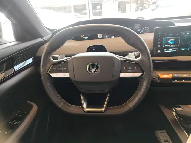 Changan Changan UNI-V 2022 1.5T Premium Model — Фото автомобиля 10