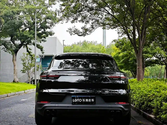 Porsche Cayenne — Фото автомобиля 5