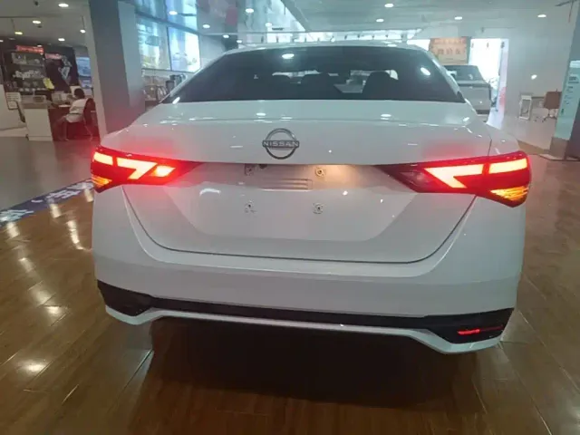 Nissan Sylphy — Фото автомобиля 5