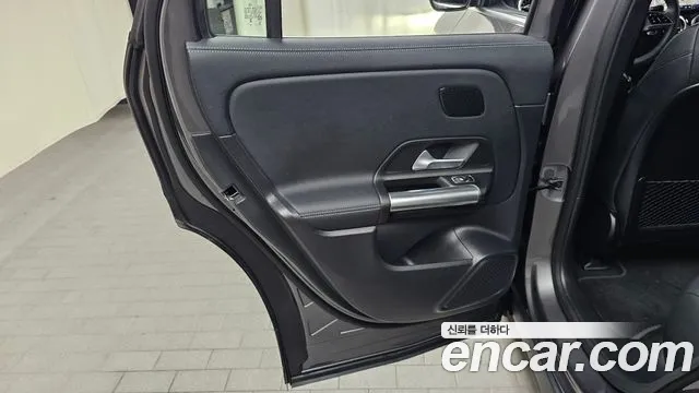 Mercedes-Benz EQA — Фото автомобиля 7