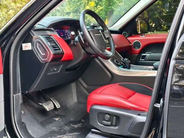 Land Rover Range Rover Sport — Фото автомобиля 4