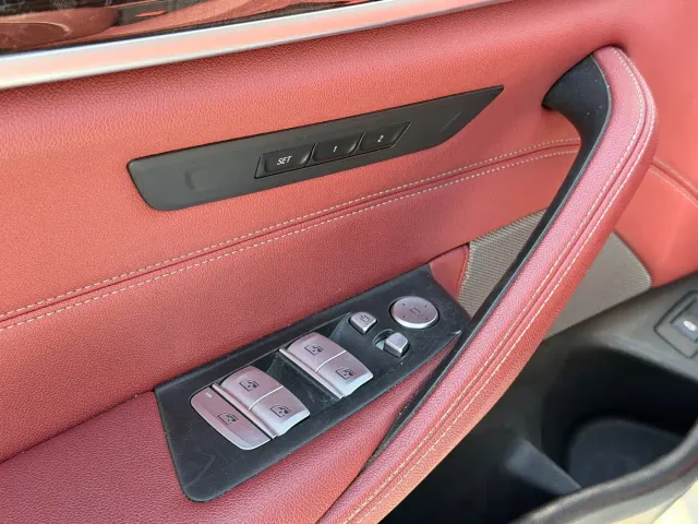 BMW 5 Series — Фото автомобиля 15