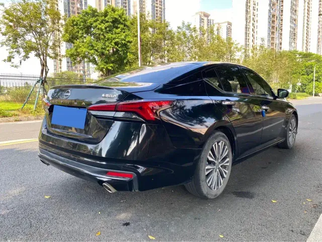 Nissan Teana — Фото автомобиля 4