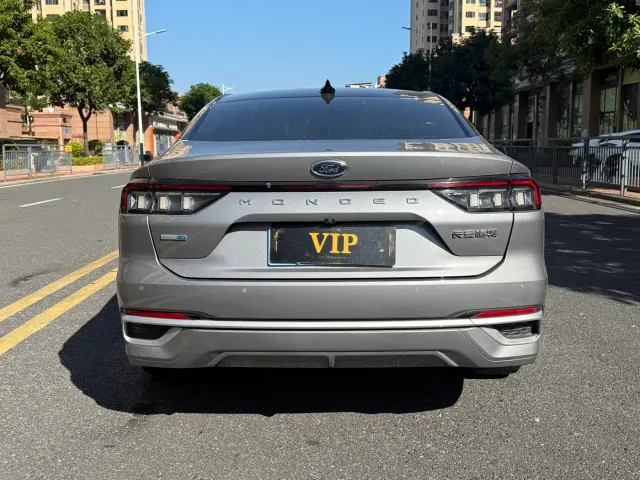 Ford Mondeo — Фото автомобиля 5