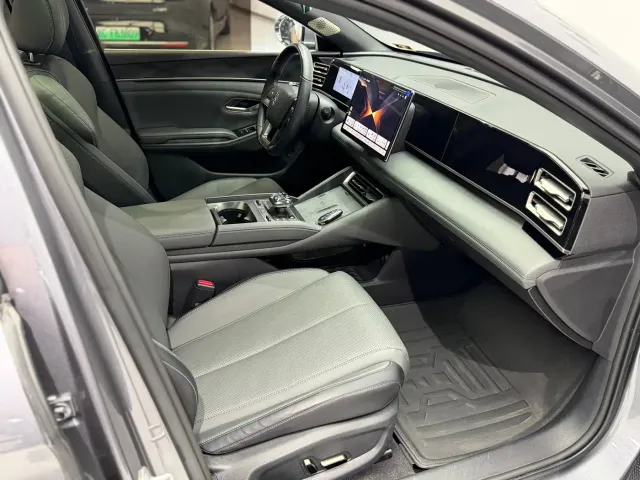 BYD Qin L — Фото автомобиля 19
