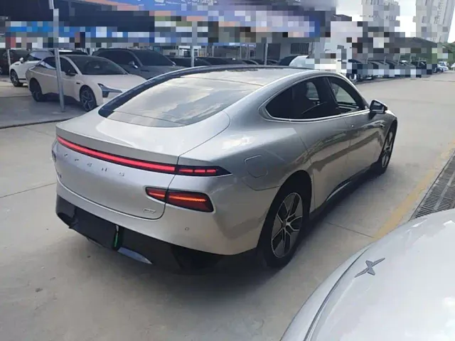 Xpeng P7 — Фото автомобиля 4