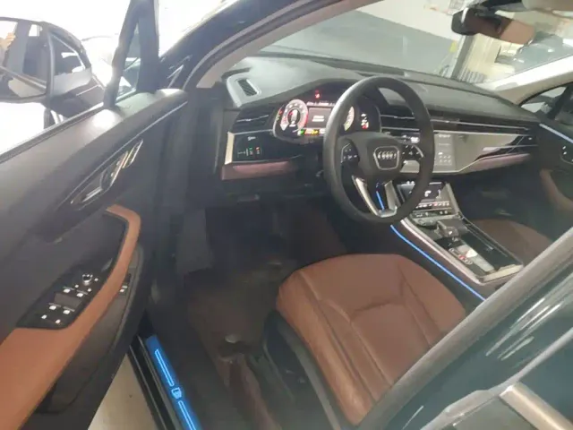 Audi Q7 — Фото автомобиля 15