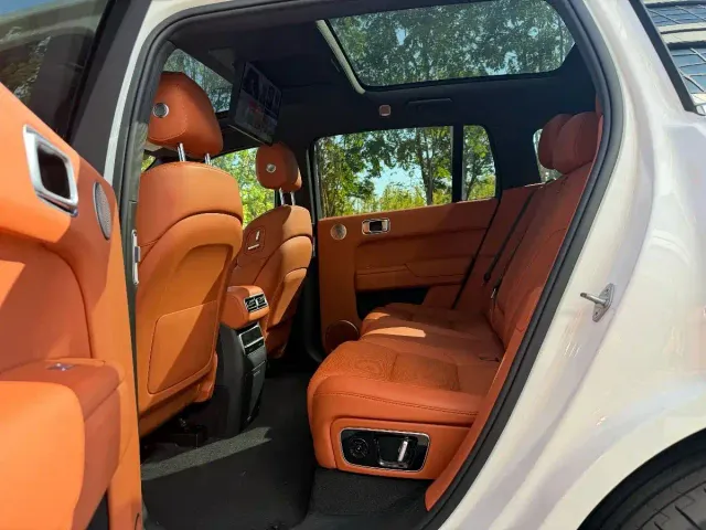 Li Auto L7 — Фото автомобиля 11