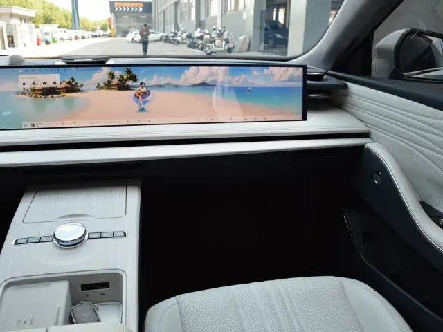 Geely Galaxy E8 — Фото автомобиля 13