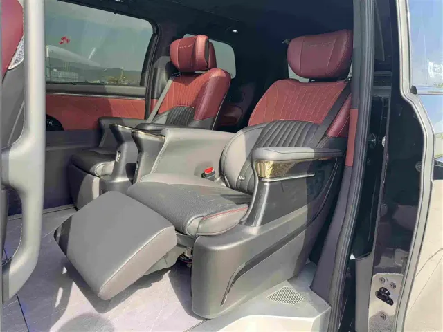 GAC Trumpchi M8 — Фото автомобиля 14