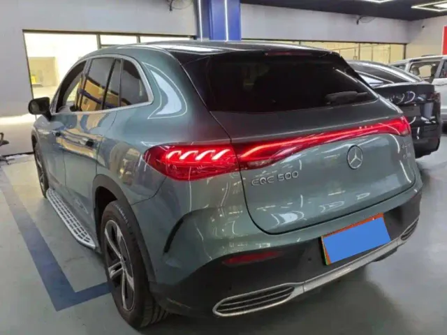 Mercedes-Benz EQE SUV — Фото автомобиля 5
