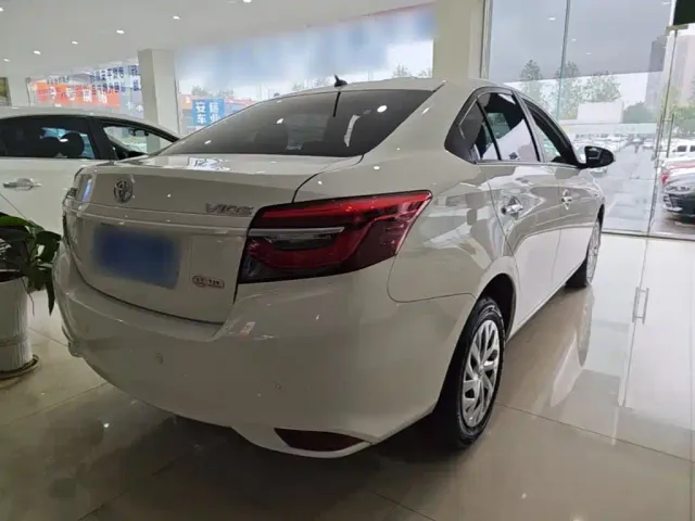 Toyota Vios — Фото автомобиля 6