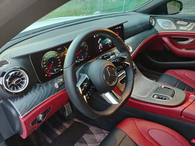 Mercedes-Benz CLS-Class — Фото автомобиля 16