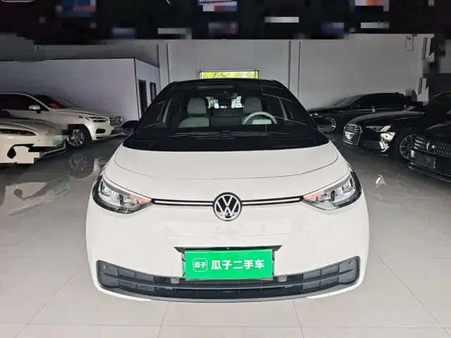 Volkswagen ID.3 — Фото автомобиля 2