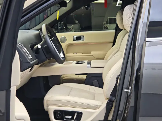 Li Auto L8 — Фото автомобиля 5