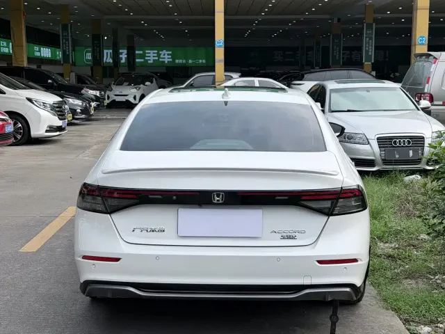 Honda Accord — Фото автомобиля 13