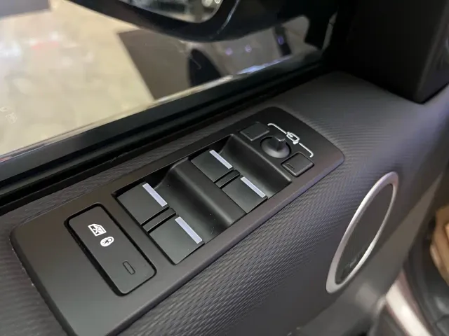 Land Rover Discovery — Фото автомобиля 15