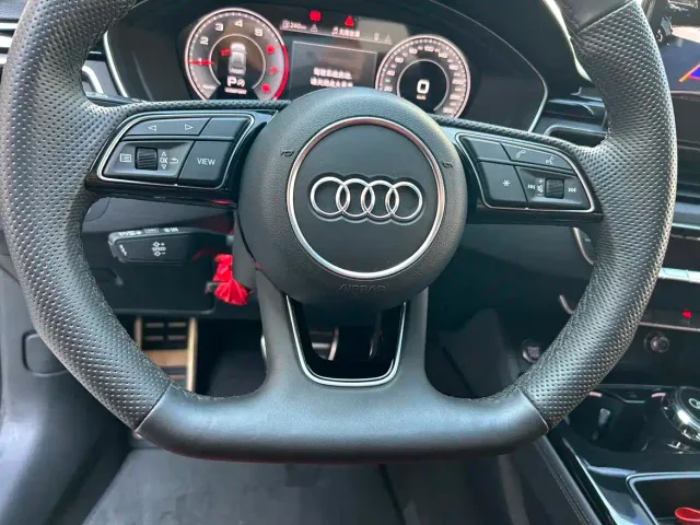 Audi A4L — Фото автомобиля 12