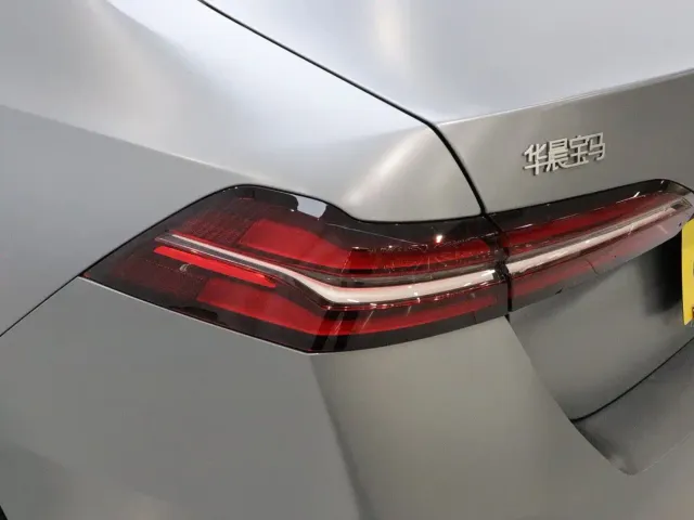 BMW 5 Series — Фото автомобиля 19