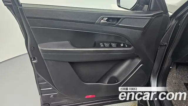 KG_Mobility_Ssangyong Rexton Новый Rexton Sport Дизель 2.2 4WD — Фото автомобиля 24