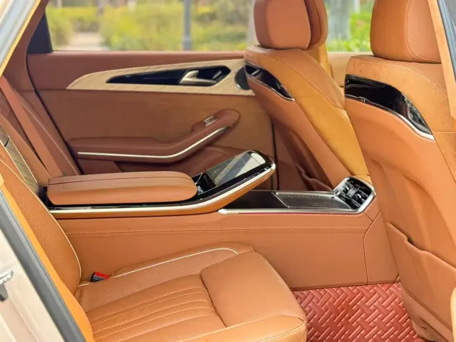 Hongqi H9 — Фото автомобиля 18