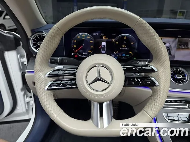 Mercedes-Benz E-Class — Фото автомобиля 11