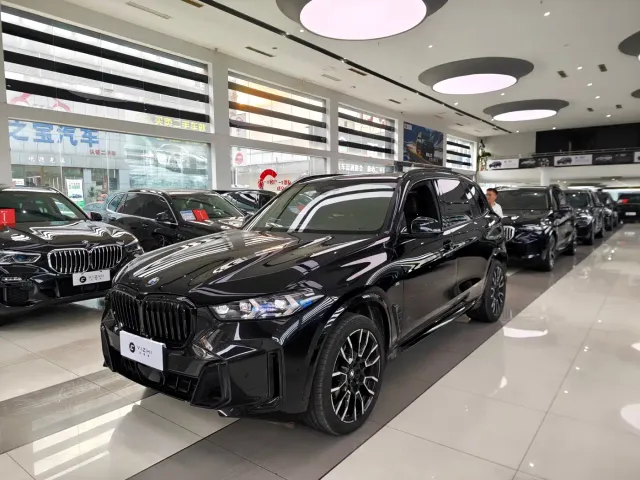 Фотография автомобиля — BMW X5