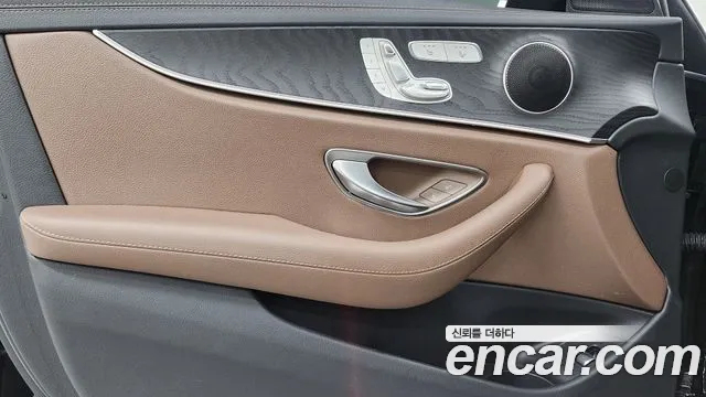 Mercedes-Benz E-Class — Фото автомобиля 15