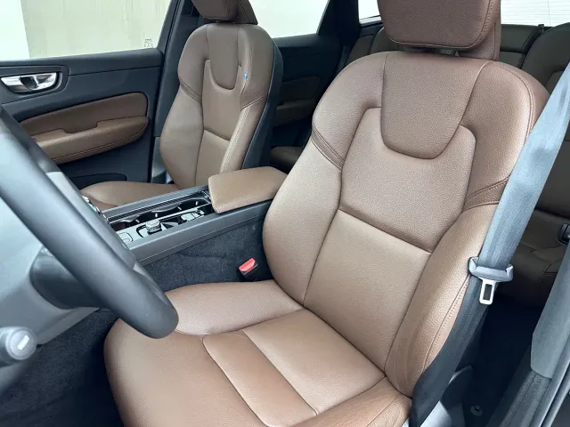 Volvo XC60 — Фото автомобиля 7