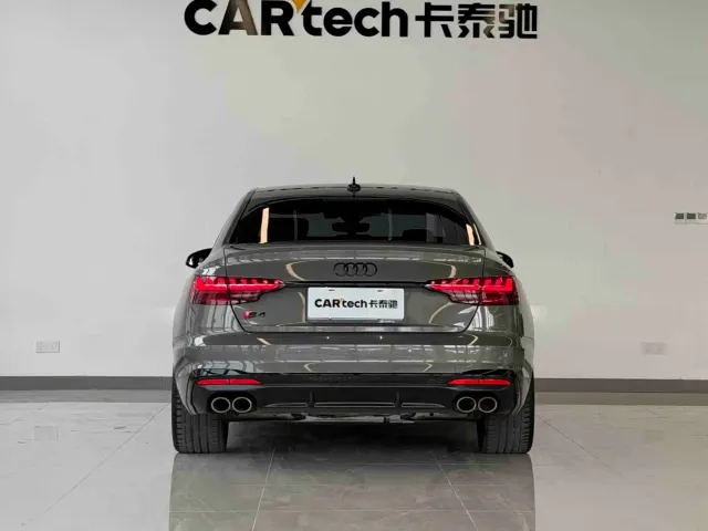 Audi S4 — Фото автомобиля 4