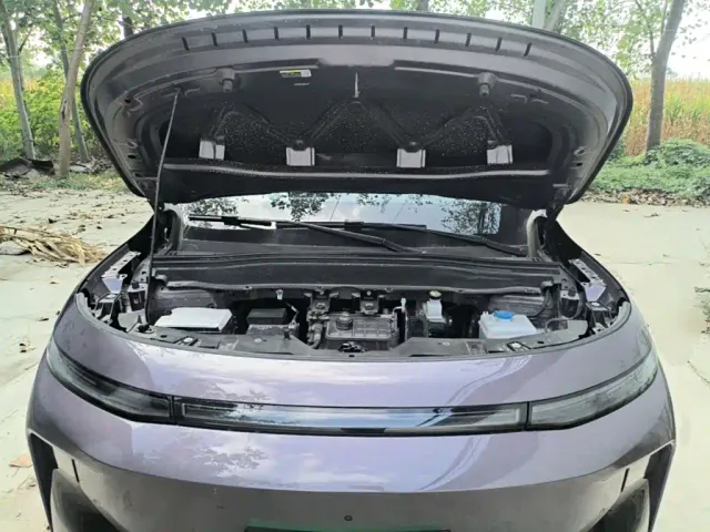 Leapmotor B10 — Фото автомобиля 15
