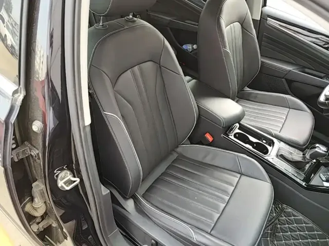 Volkswagen Passat — Фото автомобиля 19
