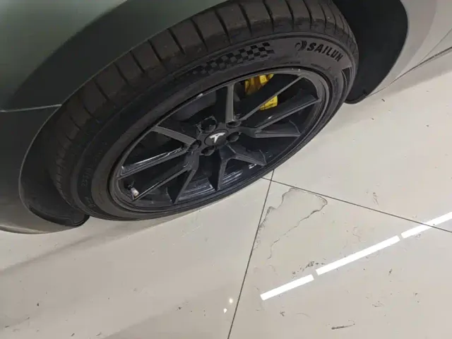 Tesla Model 3 — Фото автомобиля 22