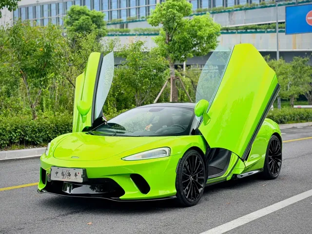 Фотография автомобиля — McLaren GT