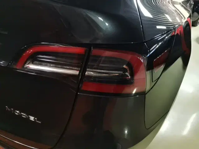 Tesla Model Y — Фото автомобиля 7