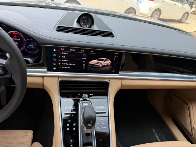 Porsche Panamera — Фото автомобиля 6