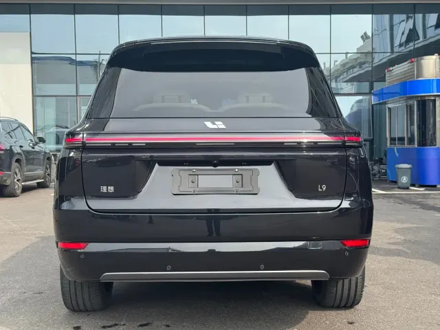 Li Auto L9 — Фото автомобиля 4